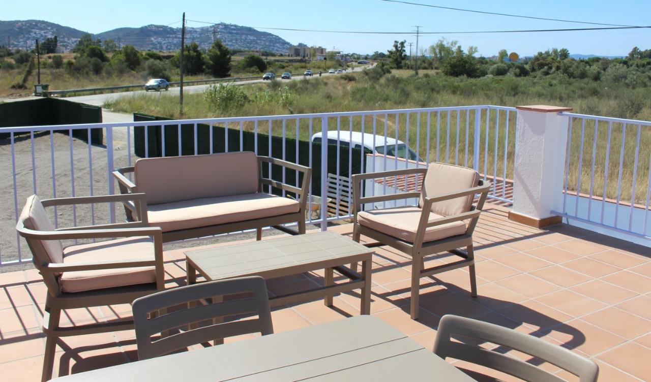 Villa La Costa - 3 Apartamentos Turisticos Ρόζες Εξωτερικό φωτογραφία